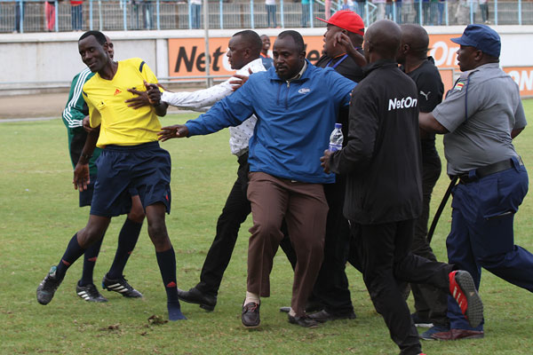 ZIFA conducts 3-day referees ‘coaching’ clinic
