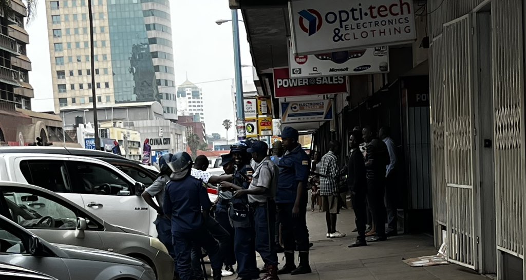 UPDATE: CCC officials escape through back entrance as ZANU PF ‘thugs’ besiege press conference