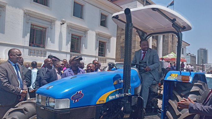 Harare mayor Mafume commissions vehicles to enhance service delivery