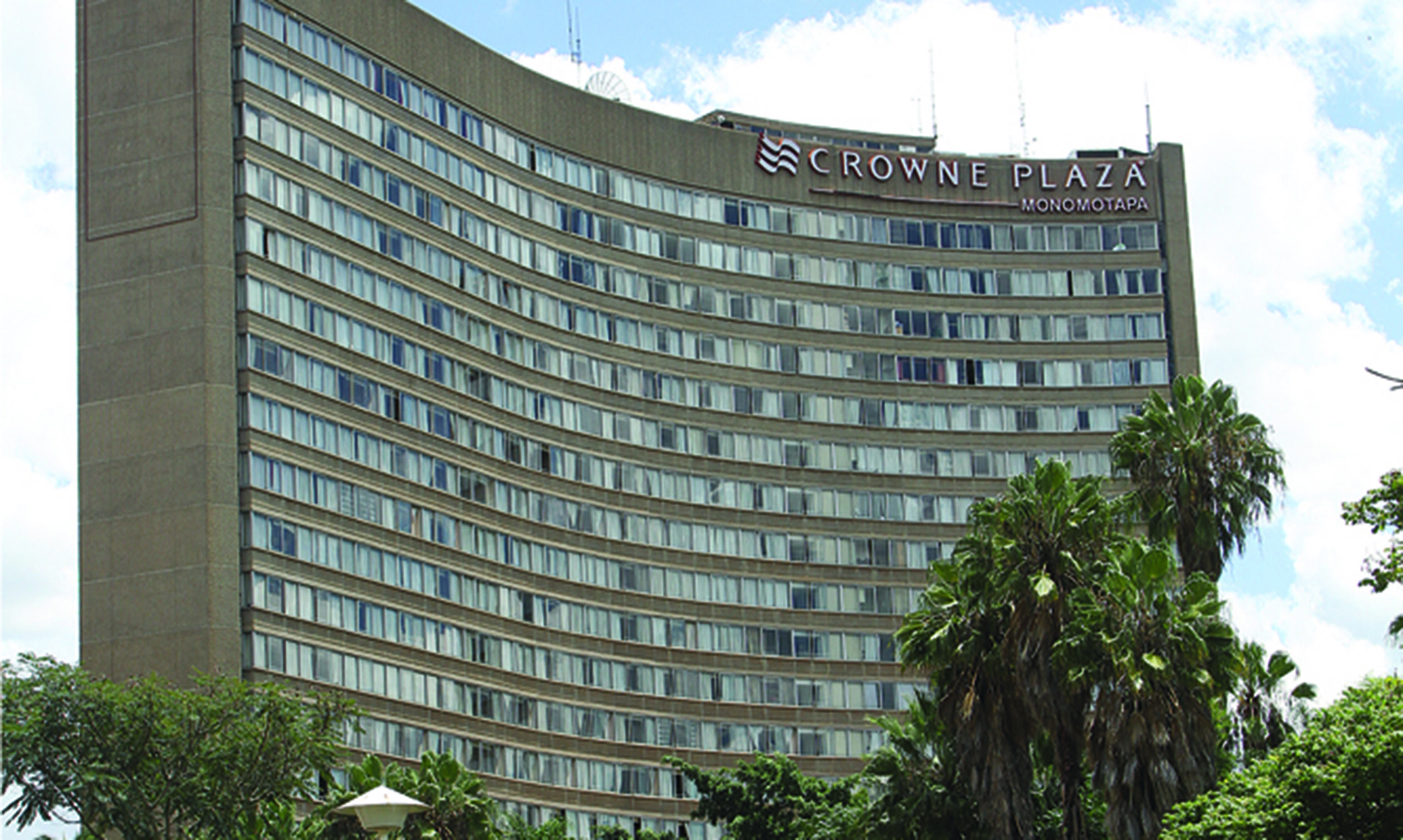 Man dies after falling from Crowne Plaza ‘Monomotapa’ Hotel room