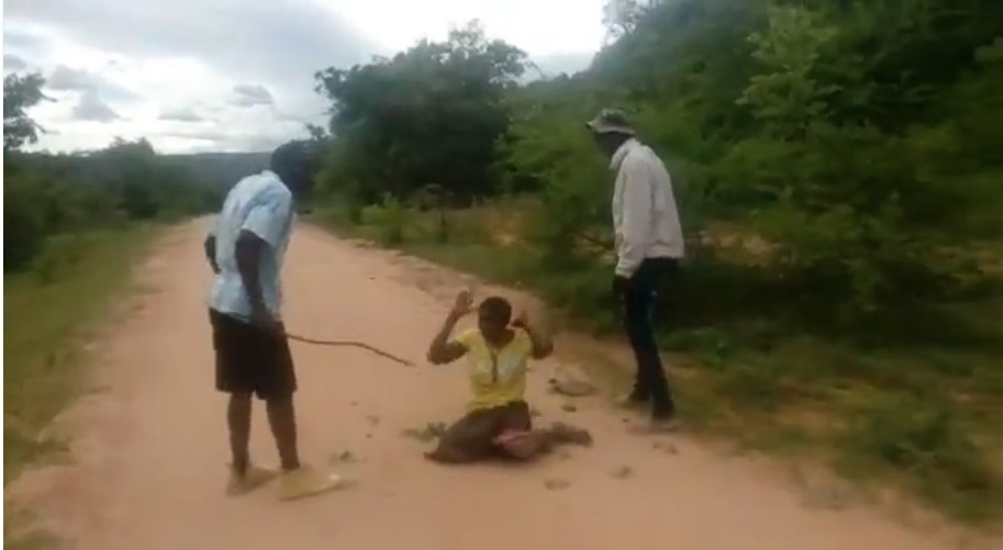 VIDEO: Police arrest sangoma-tsikamutandas(aged 21,36) for assaulting woman(65) who lost hubby in Dec 2022