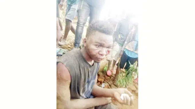 Mob justice on Madzibaba caught stealing child, Serial kidnapper has stolen other kids before