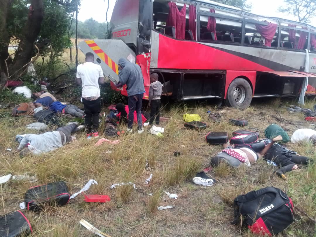 1 killed, 15 others injured in road traffic accident along Harare-Mukumbura highway