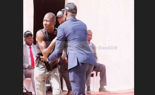 EPWORTH: Harare man confronts President Mnangagwa during speech, bashed by CIOs