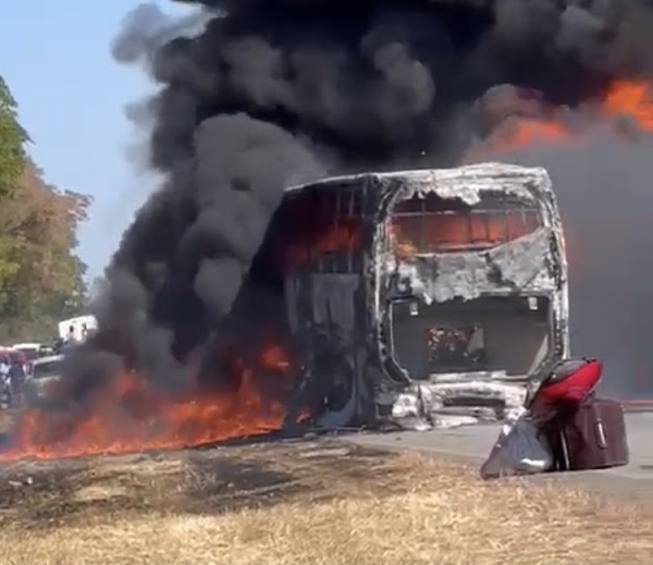 Inter Africa bus gutted by fire near Battlefields between Kwekwe and Kadoma