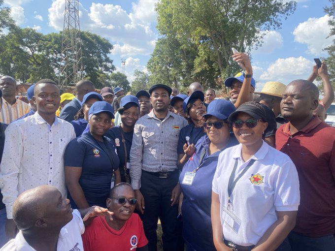 Chamisa salutes Zim workers for keeping economic wheel turning