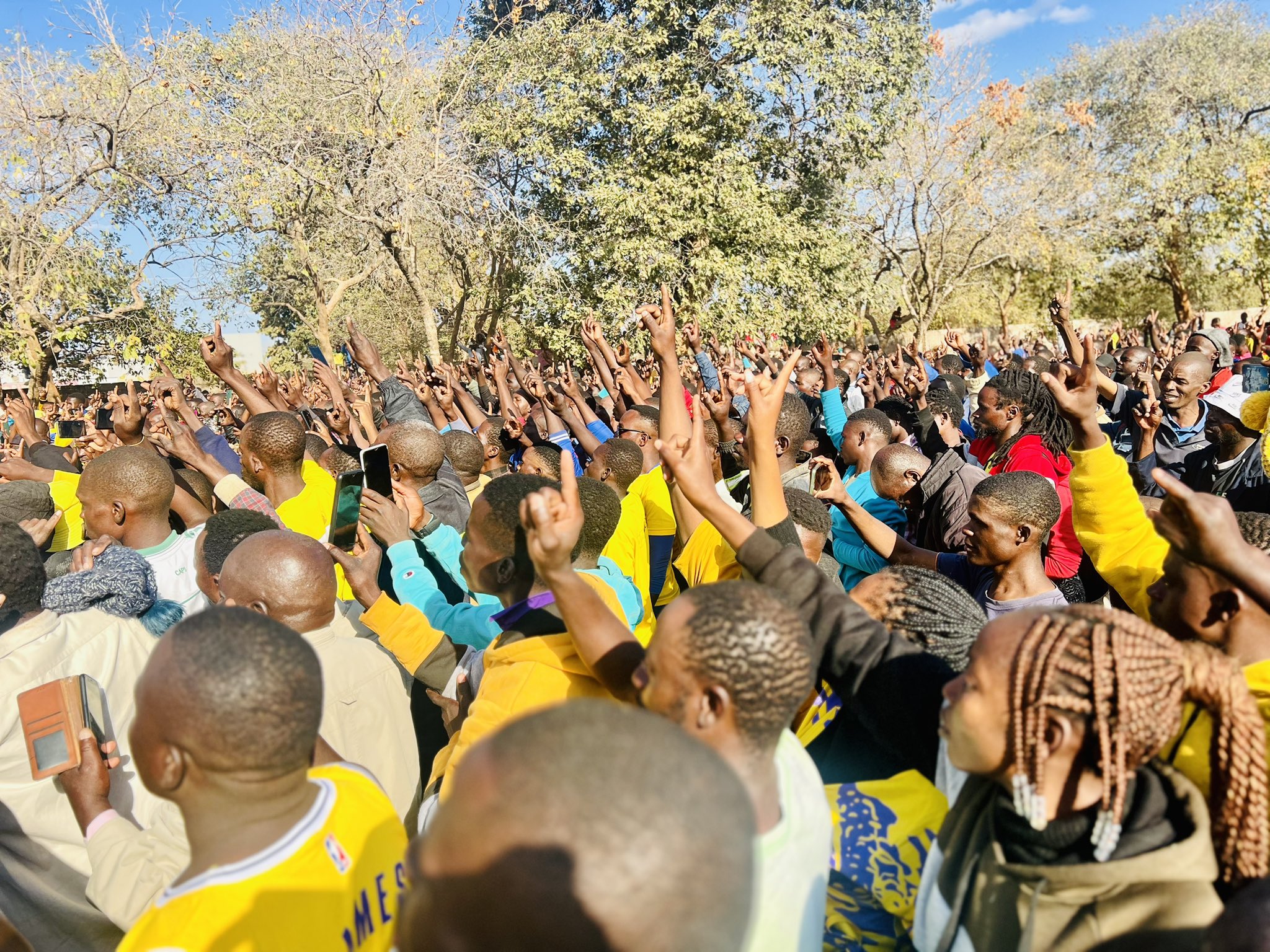 Huge welcome for Nelson Chamisa, CCC in Gokwe-Nembudziya…PICTURES