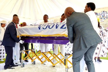 PICTURES: Nyaradzo Funeral Services owner Philip Mataranyika flies from London to bury Ezekiel Guti today