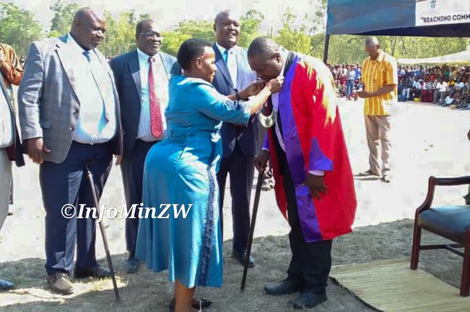 Shonhayi installed as Chief Nenguwo