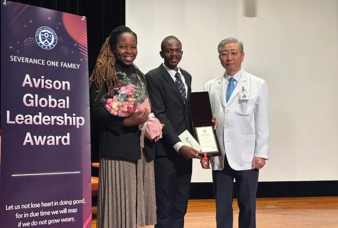 Zim doctor wins award in South Korea