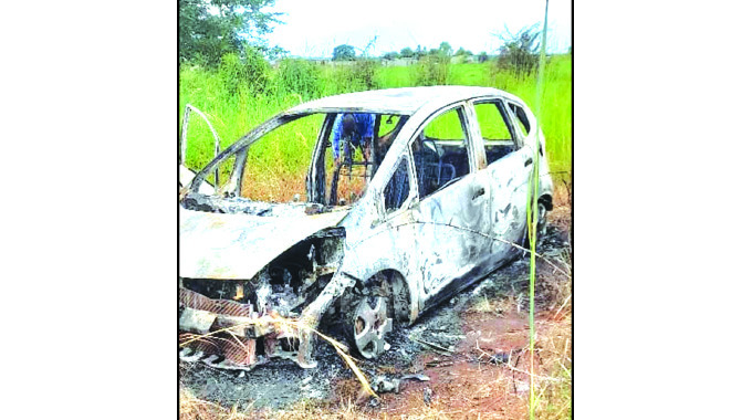 Robbers kill Norton money-changer, torches car, leave money behind