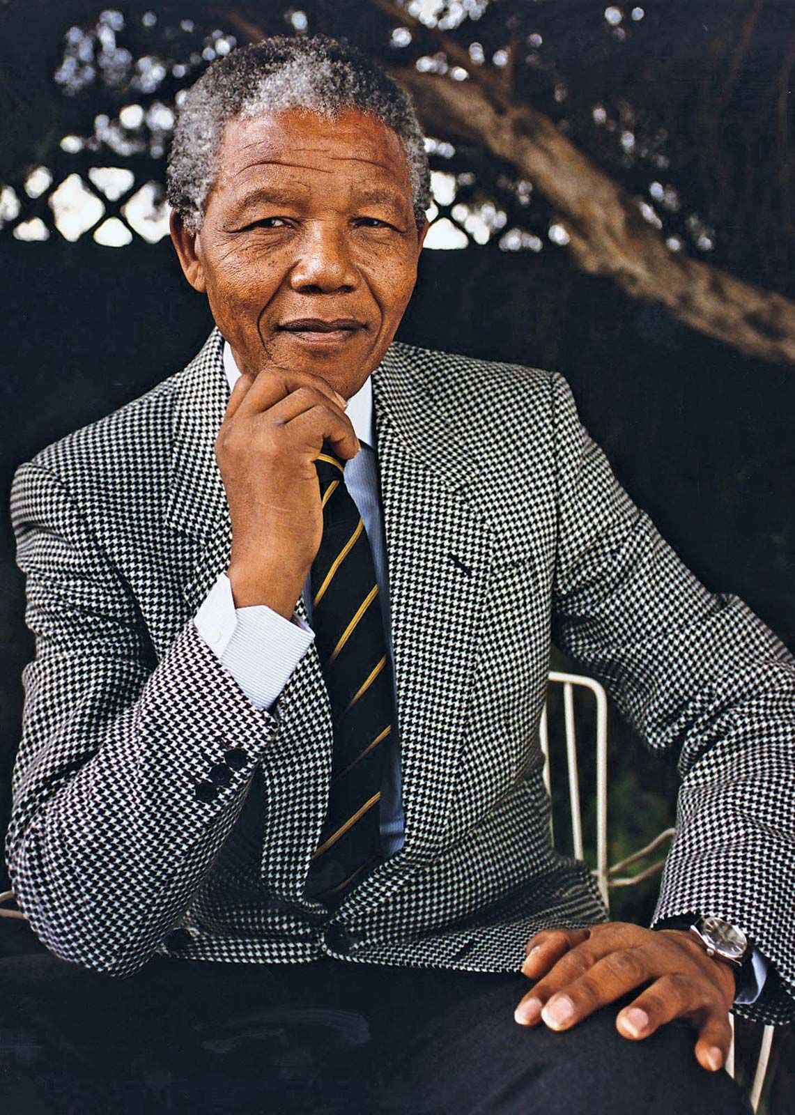Auction of Mandela’s artefacts suspended as SA preserves heritage