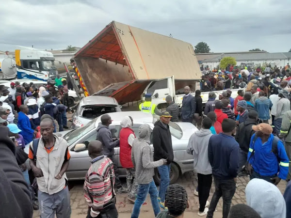 Multi-Vehicle Collision at Harare’s Kelvin Corner Intersection Leaves Several Injured