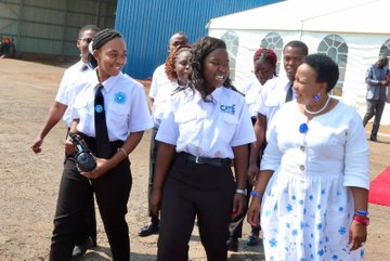 First Lady awards scholarships to 6 academically gifted students to train as pilots