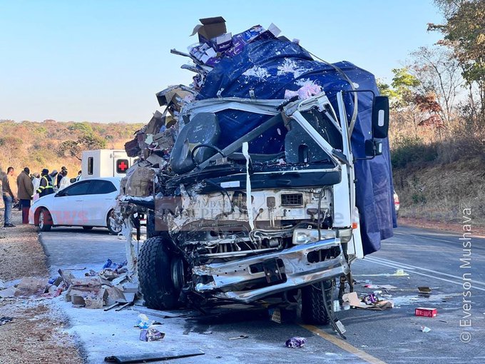 PICTURES: 3 killed on spot after international haulage truck sideswiped UD lorry