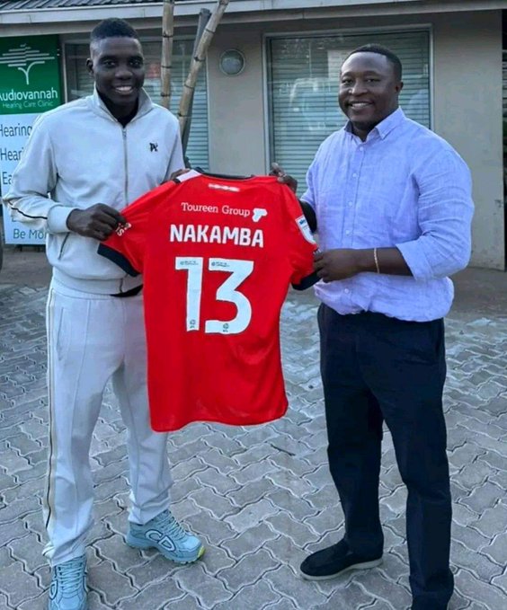 Warriors captain Nakamba gifts Collins Mnangagwa with his Luton Town FC jersey