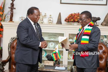 President Mnangagwa meets Zambian President Hichilema’s special envoy, presented with a gift